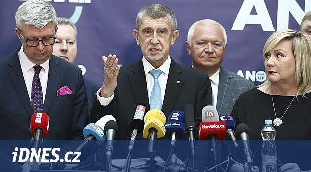 V Agrofertu kontrolují kalhotky, zda tam zaměstnankyně nemají řízek, řekl Babiš